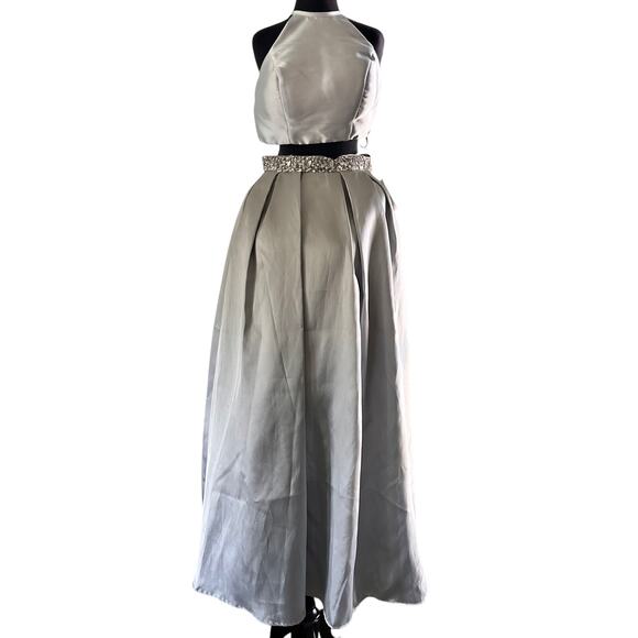 Silver Two Piece Formal Dress Gown Crop Top Bedazzled Gray NEW Size 1 - Picture 1 of 7